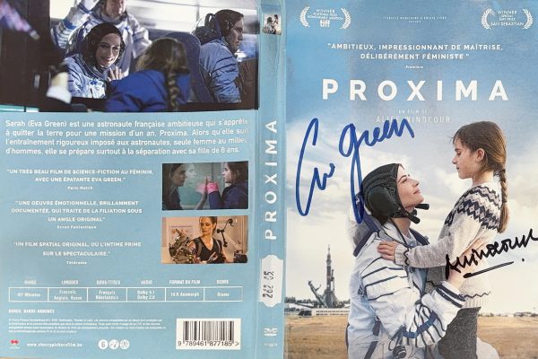 Proxima- Jaquette signée par Eva Green et Alice Winocour